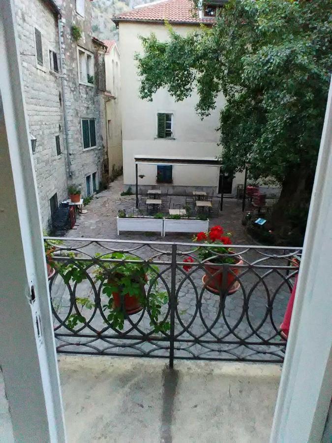 Guesthouse Nikoleta Kotor Exterior foto